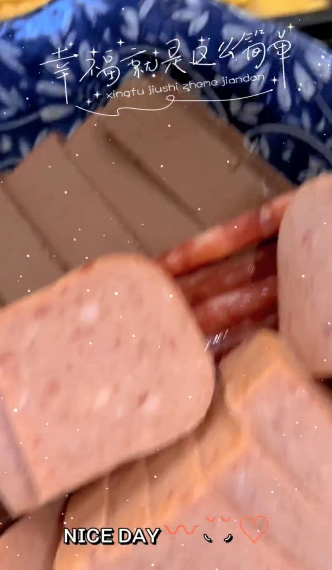 王茜华|王茜华暴瘦眼睛红肿!紧搂老公娇羞似少女,大秀恩爱力破婚变传闻