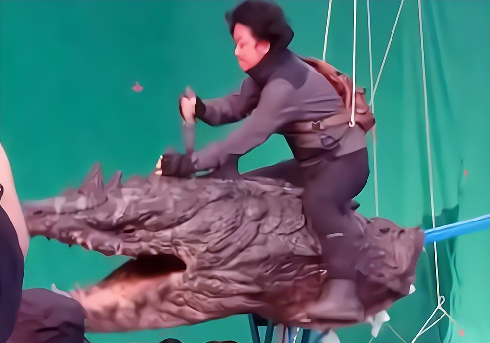 花絮|《昆仑神宫》幕后拍摄花絮,食罪巴鲁好逼真,棚内拍雪山可以理解