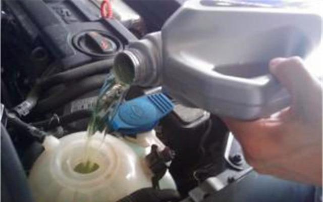 防冻液不同的颜色,可以混加吗