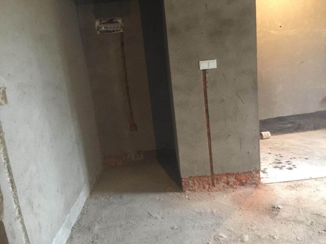 踢脚线有什么用?外国人家里看不到踢脚线,他们是怎样装修的?