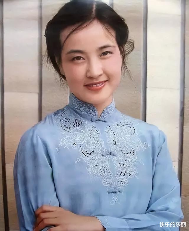 刘晓庆|人前清纯女，人后却疯狂，曾为分手将男友行李打包发千里之外