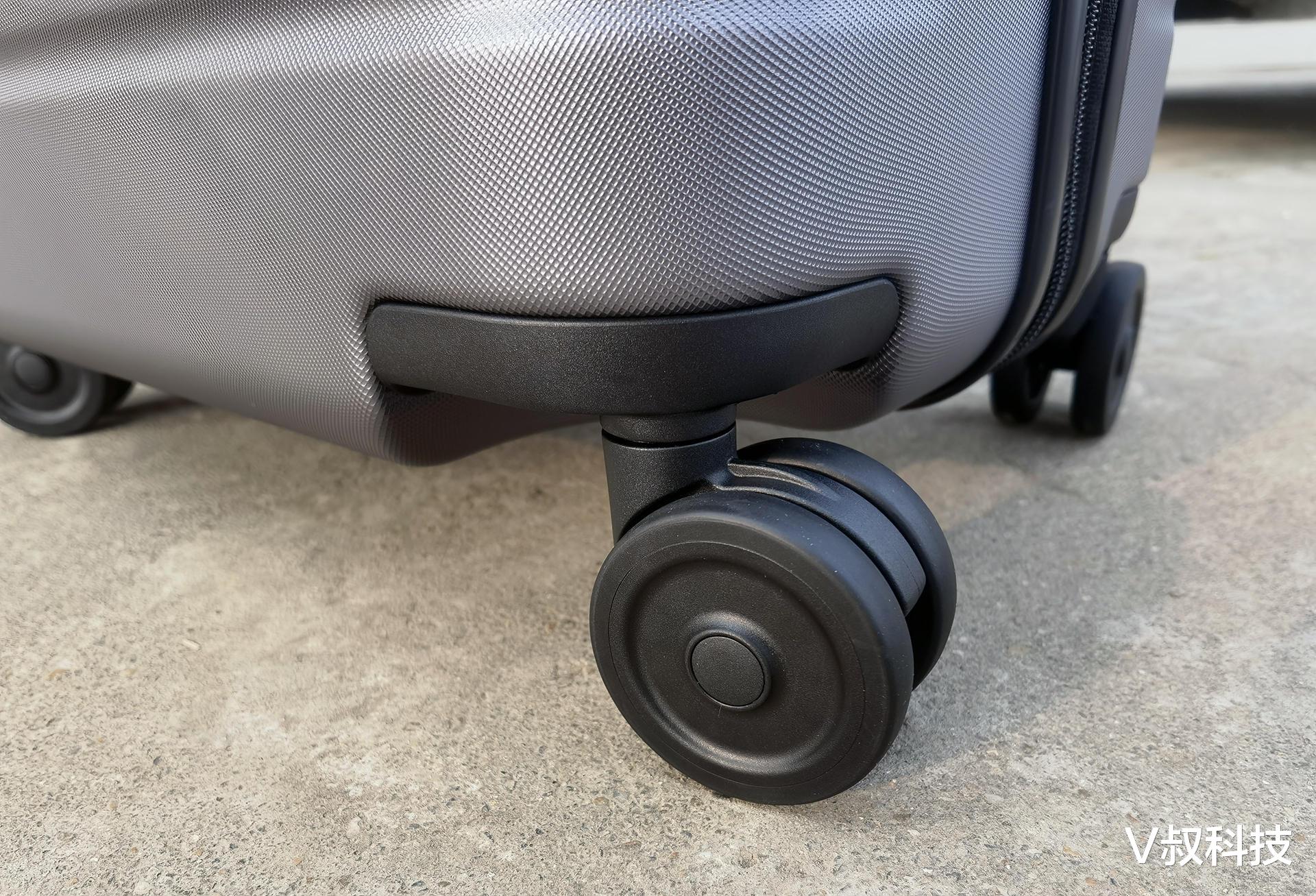 小米科技|小米全新发布旅行箱，360度万向轮，坚固耐用满足各类出行需要