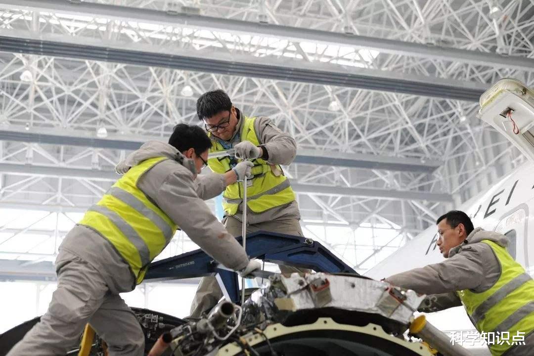航空发动机|中国航空发动机的生产线,仍需要人工拧螺丝,高级技工有多重要?