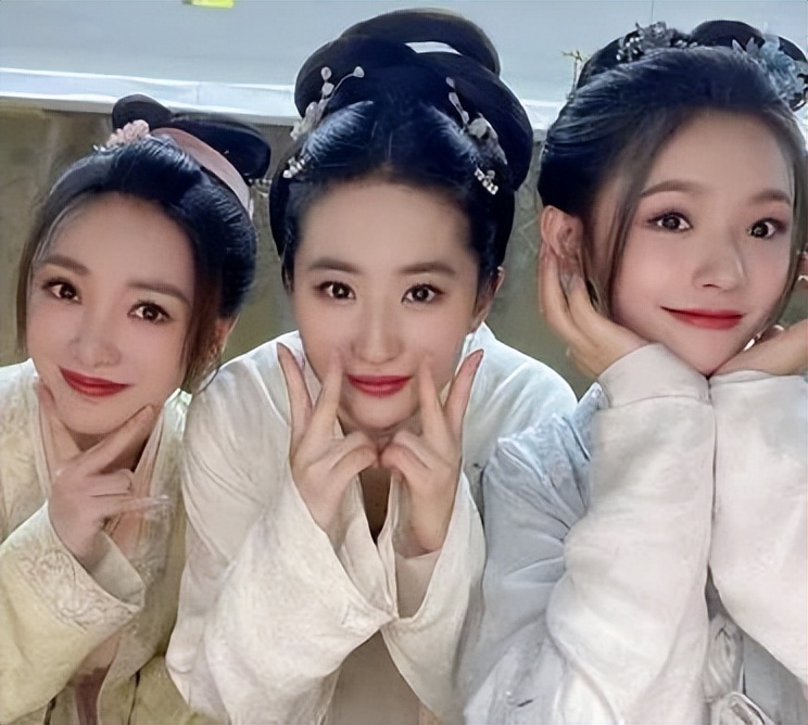 刘亦菲|柳岩晒《梦华录》剧照，神仙姐姐刘亦菲还是那么美