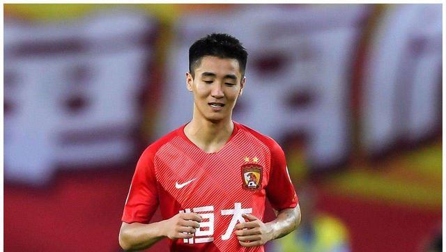 韦世豪|韦世豪在国内边锋位置也是数一数二，为什么现在一直没有下家要？