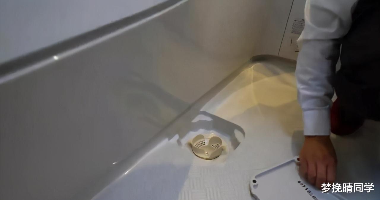 为什么日本的卫生间,永远都是干净到极致的模样?国人真该学一下