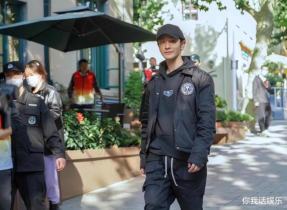 黄晓明|黄晓明终于公开了！他回家乡度假后，美好的回忆流露出艺人的孤单