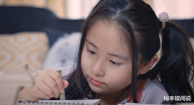 郭羡妮|港姐郭羡妮10岁女儿正式出道!导演盛赞其不怯场,颜值不输妈妈