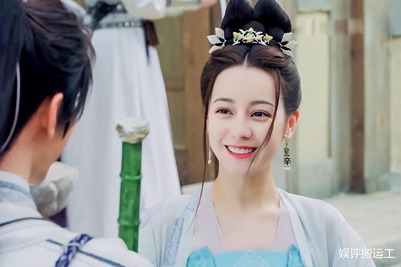 |?同样是“女生男相”,把迪丽热巴和蒋璐霞放在一起,区别就出来了