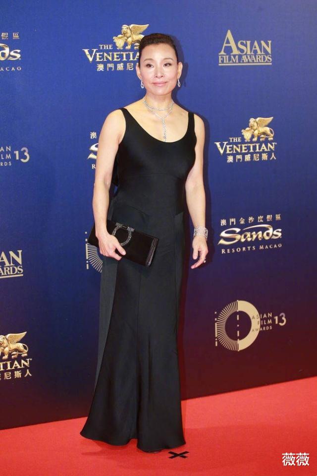 陈冲|58岁陈冲身材有多好?八字线条太有韵味,看过之后,让人无法自拔