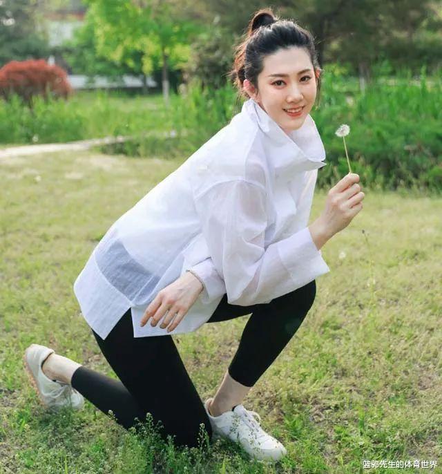 女排|女排女神晒照，颜值被赞胜过惠若琪，甜美笑容太治愈了