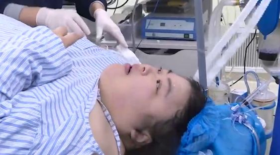 春夏穿搭 320斤女子给丈夫生孩子，冒险切胃减肥，差点下不来手术台！