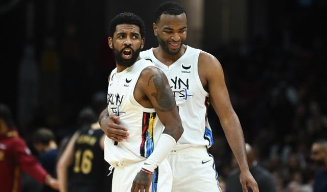 NBA晚报:湖人正在考虑交易,沃恩带队20胜7负,帕金斯伊巴卡互怼