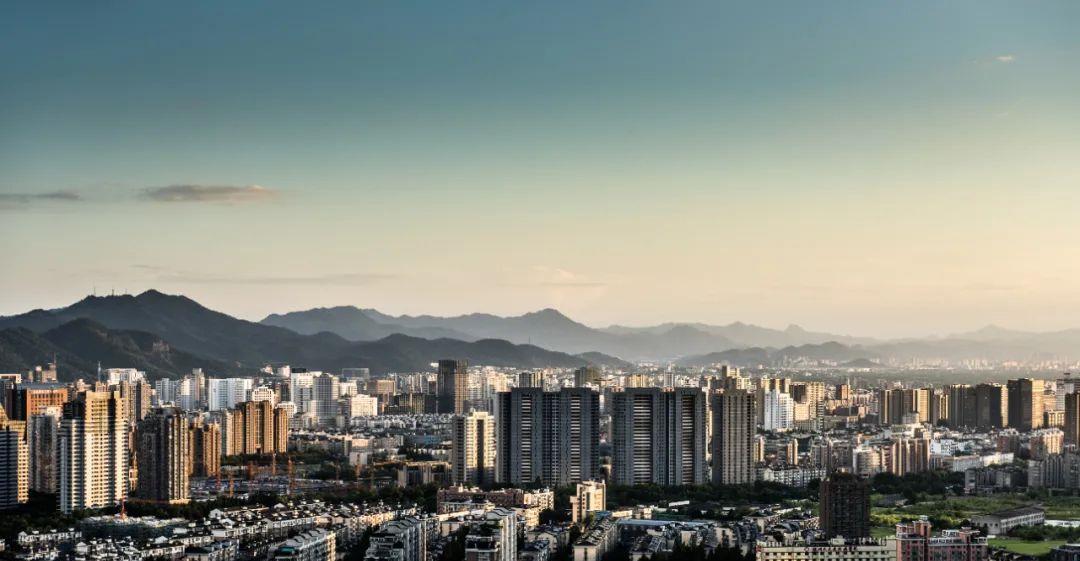 二手房|新政首日,二手定金约谈量激增?老破小、郊区或成反弹先锋