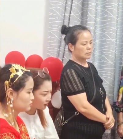 回顾:新郎遭到女方一家刁难,闺蜜神补刀却让新娘跪地大哭