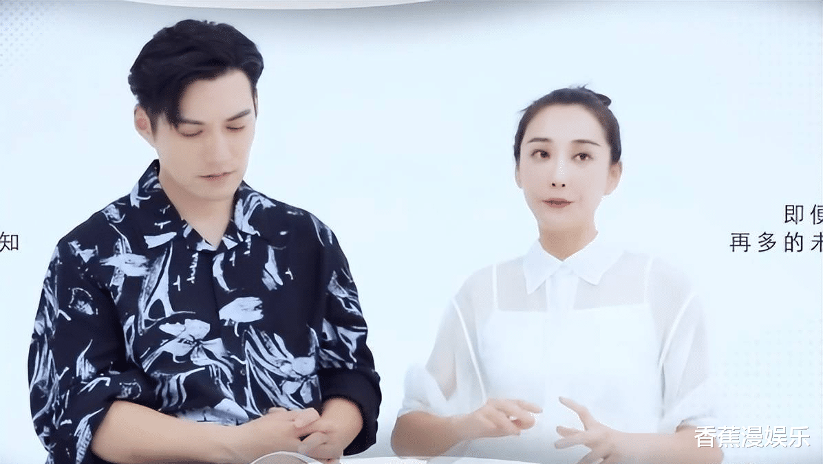 大张伟|严屹宽带妻女试穿婚纱!双腿跪地拍照太贴心,4岁女儿五官超像爸