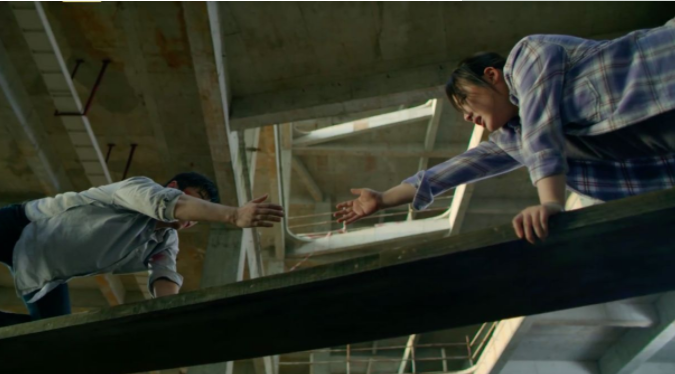 江照黎明|《江照黎明》，剧中前期的伏笔，主要是在说她有秘密她有谋划