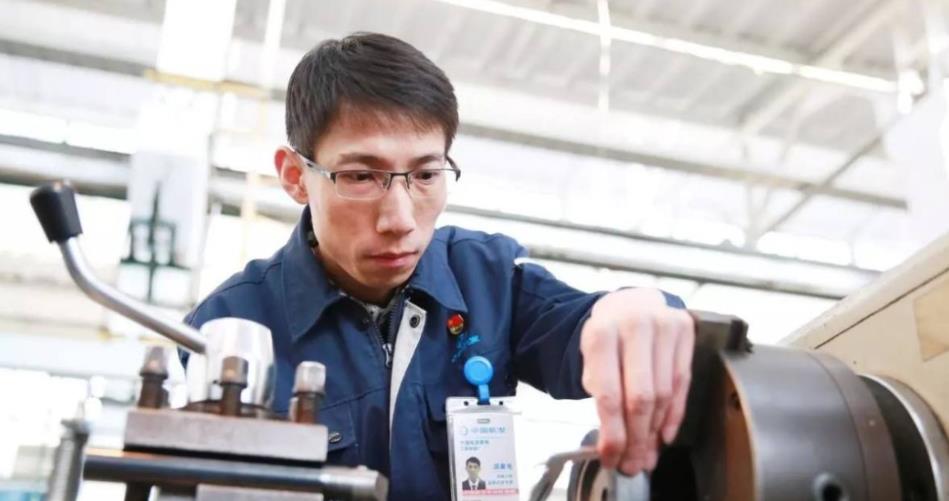 航空发动机|中国42岁顶级工匠,破解航空发动机难题,拒绝外企40万日薪