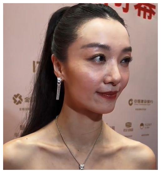 金鸡奖幕后：8位女星真实样貌曝光，高圆圆老态明显，杨颖痘痘肌