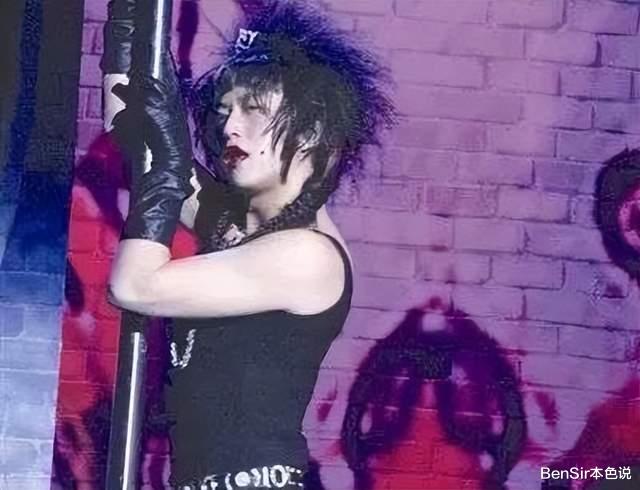 邓超|2001年，22岁的邓超为何被誉为“影响后来喜剧市场格局”之人？