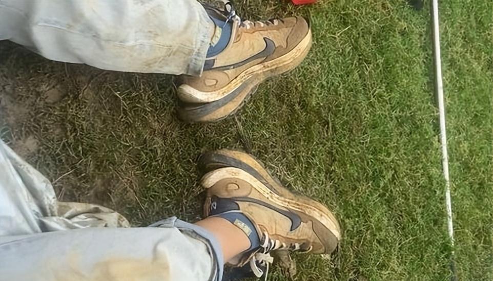 新型冠状肺炎|男子钓鱼,因疫情被困山里13天,网友:这辈子再也不想钓鱼了吧