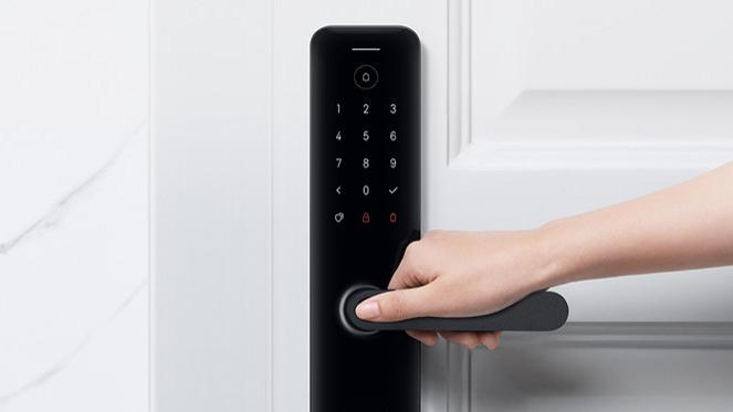 智能门锁|华为、小米各大巨头都在做的智能门锁，对比传统门锁优势都在哪？