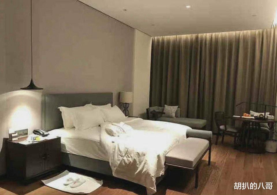 与男友吵架的美女与他人发生性关系,事后与男友联手把对方打伤