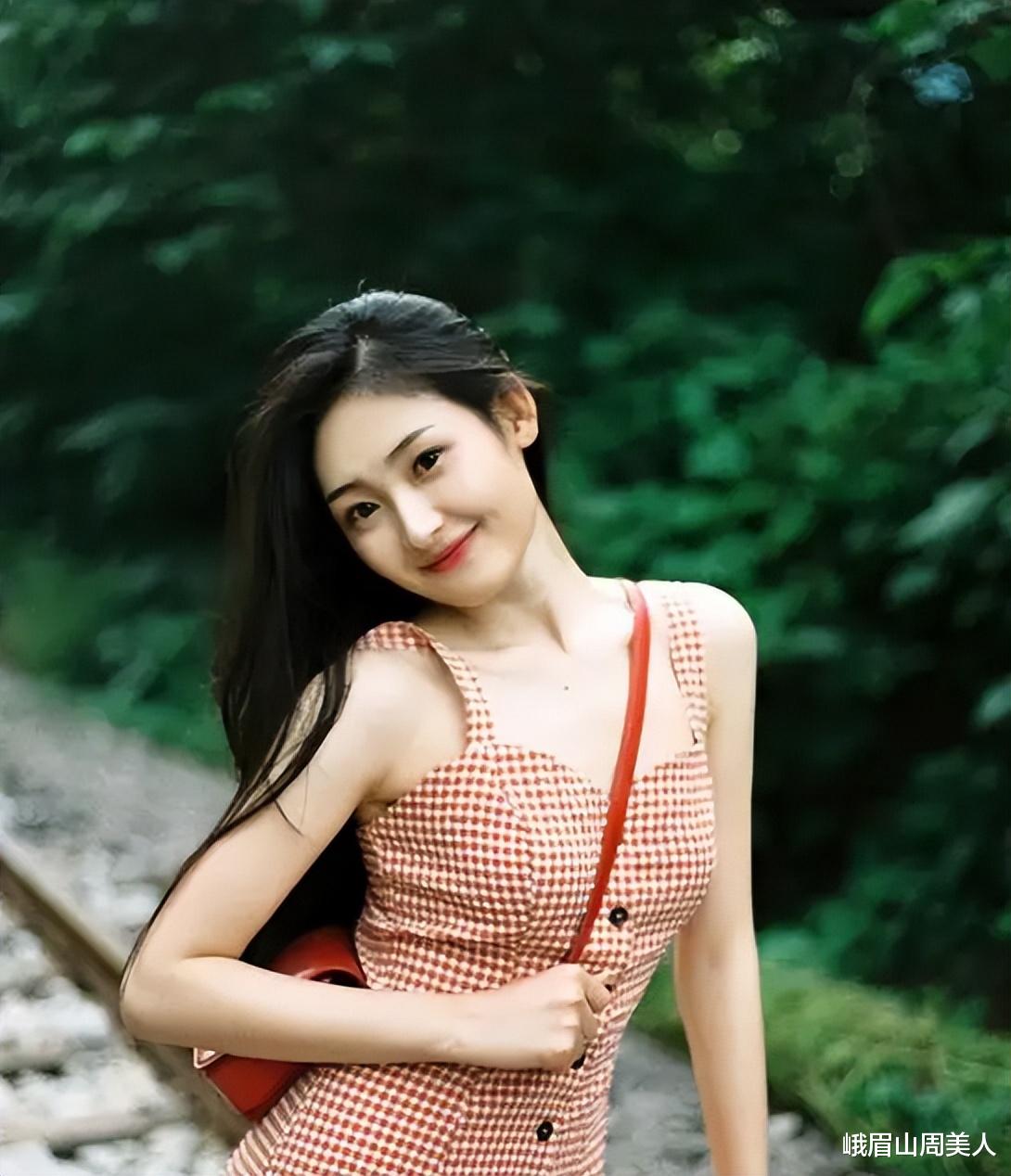 背头 ?直男“最反感”的3种女生发型，女生却认为很美，第一种很常见！