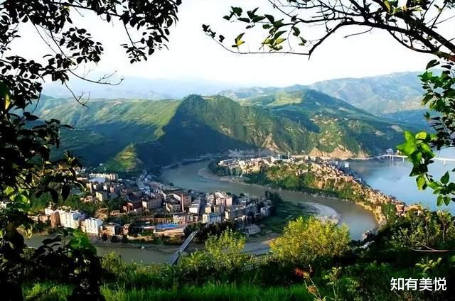 腾冲|盘点中国14个小县城，美得让人惊艳，看一眼就心动！你想去哪个？