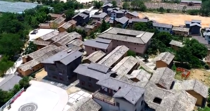 |重庆藏着一座“紫禁城”，花6。3亿耗时5年建成，至今不知房主是谁