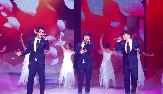 金润吉|《闪光的乐队》中的金润吉,还是韩国选秀节目的总冠军,曾经很红