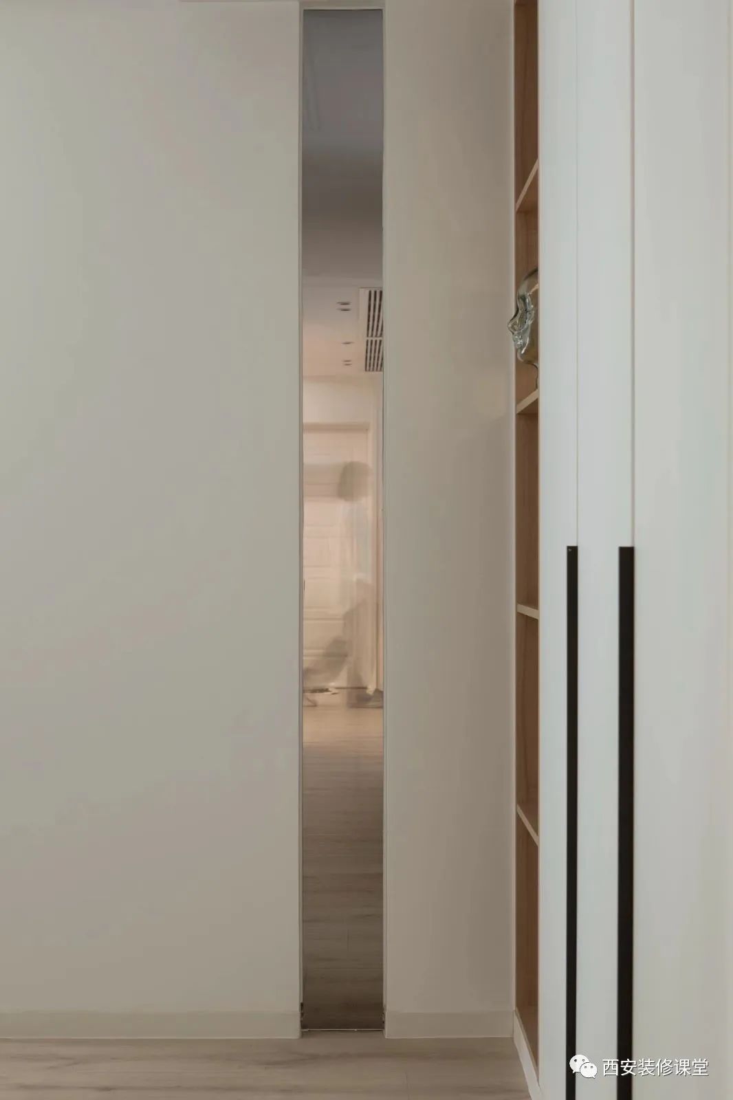 入户玄关保证光线又不遮挡视线?