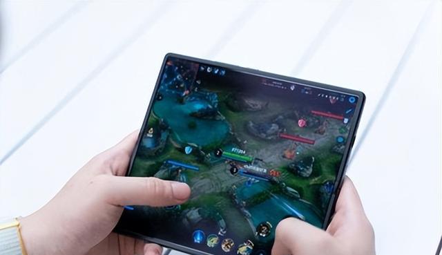 小米科技|为什么手机销量遇冷，厂商反而走高端化突围？