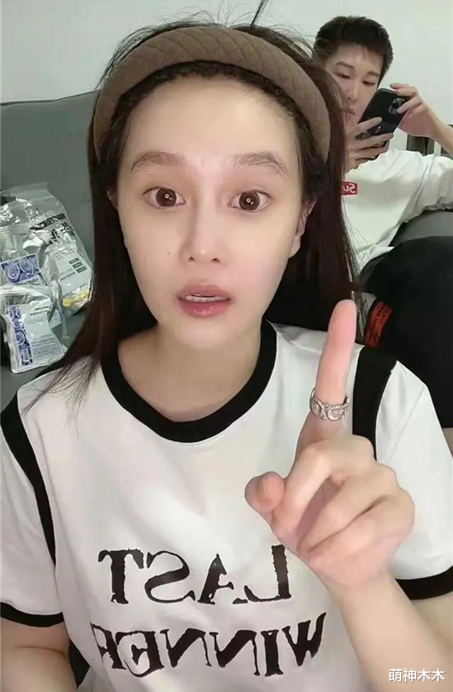 陆毅|球球要结婚了！与男友最新情侣照太恩爱，曾曝恋情不被赵本山看好