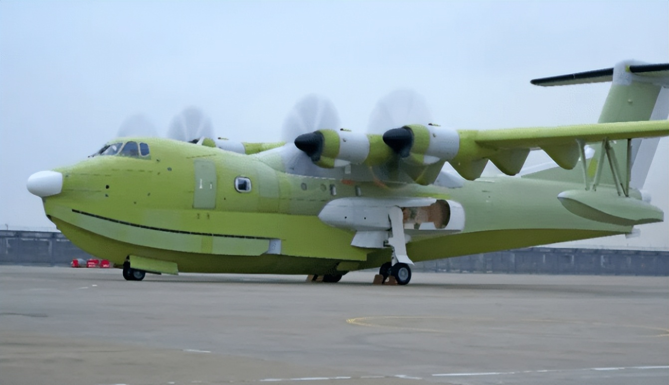 鲲龙600美军研发水上大飞机c130缝缝补补接着用对中国ag600只能羡慕