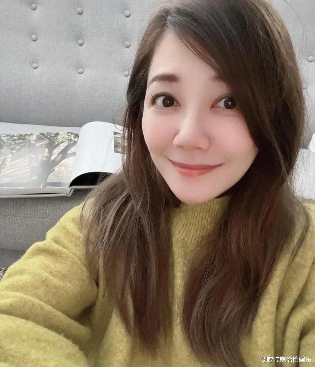 大S|大S承认再婚后，梁静茹也跟着凑热闹，发文道：记得打给我哟