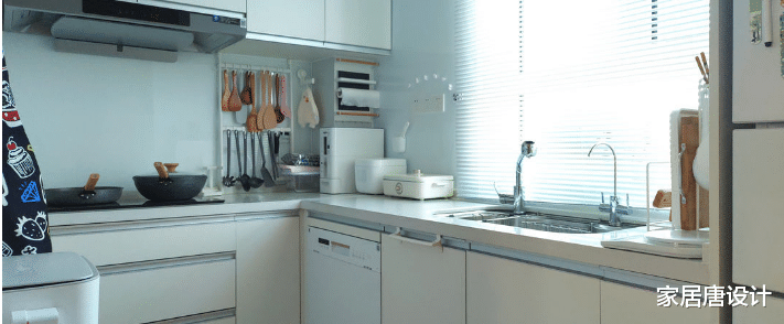 漫画爱好者的家，满足收纳需求，同时兼顾工作和生活