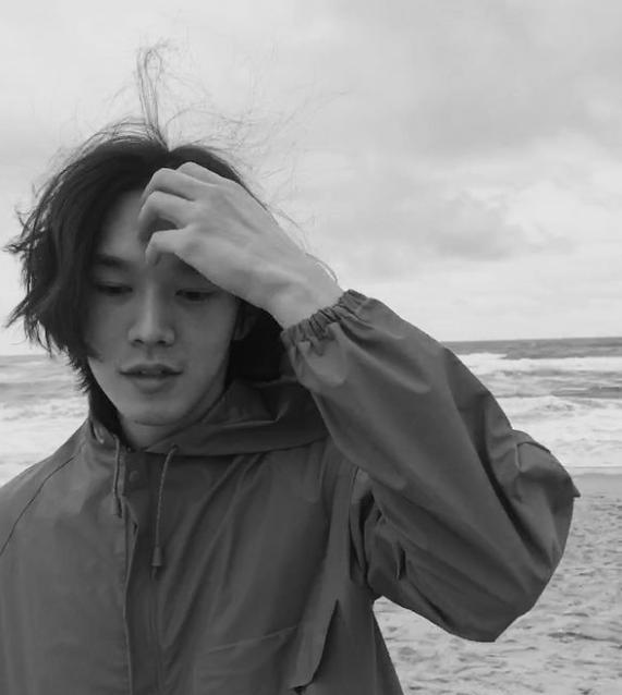 孔晓振|孔晓振婚礼现场曝光,她晒婚纱照示爱年下小老公:i’mready