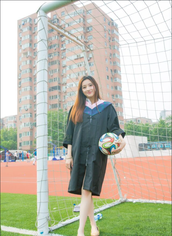 费翔|春晚最美女主持马凡舒：美得不止外貌，背后的努力更让人心动