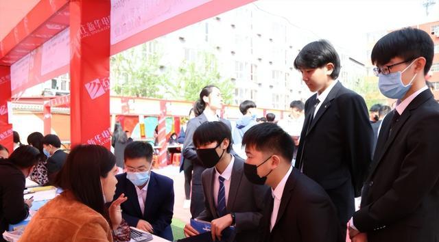 应届生|“校招”和“社招”哪个好？过来人才知道，一字之差待遇大有不同