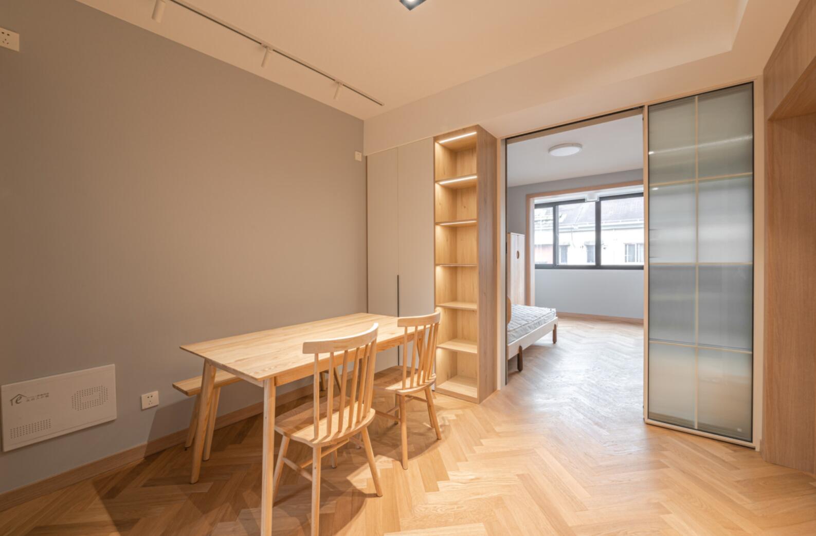 她50㎡小家也太能“装”了吧!目光所及,皆是收纳区,佩服