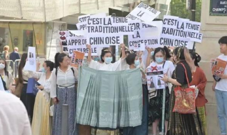 豆瓣|国际奢侈品大使官宣换人,天道好轮回?