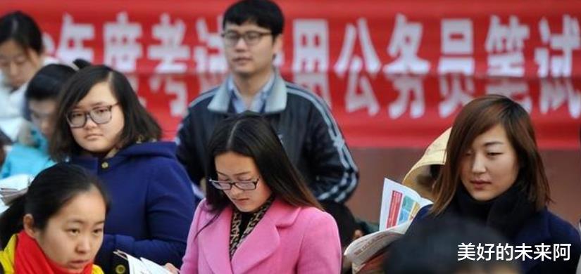 招聘|乡镇公务员开启招聘,“三不限制”下调了门槛,应届生别错过了