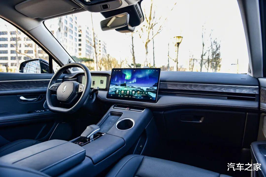 華為|中型SUV，油耗比漢蘭達低，加速比卡宴快，不到28萬就能買！