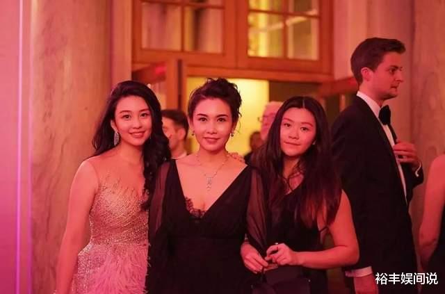 沈月|沈月遇到强劲对手!袁咏仪外甥女争做品牌新宠,野性且不失健康美