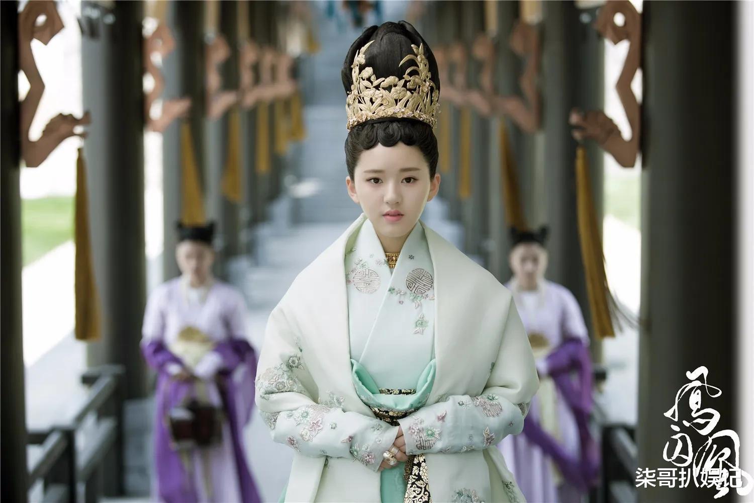 |同样是圆脸女星，将赵丽颖和杨紫放在一起，差距一目了然