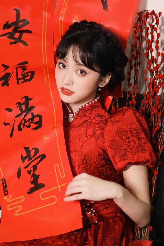 迪丽热巴|众星兔年贺岁大片，迪丽热巴仙气飘飘，赵丽颖杨幂今年春晚赢麻了