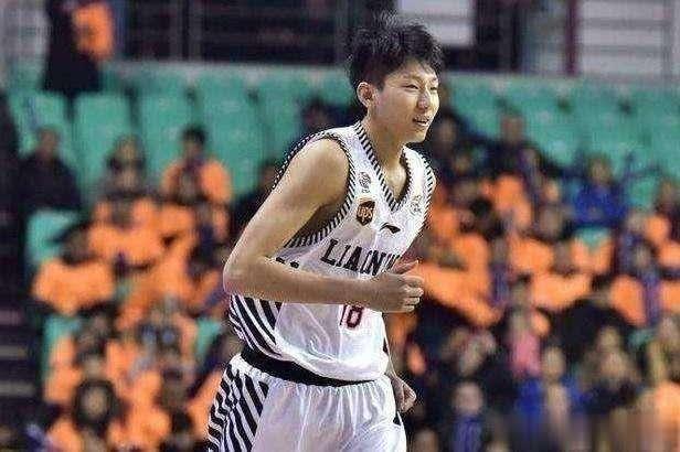 辽宁男篮|辽宁男篮再失一内线，伤病不断杨鸣已失望，恐彻底无缘CBA