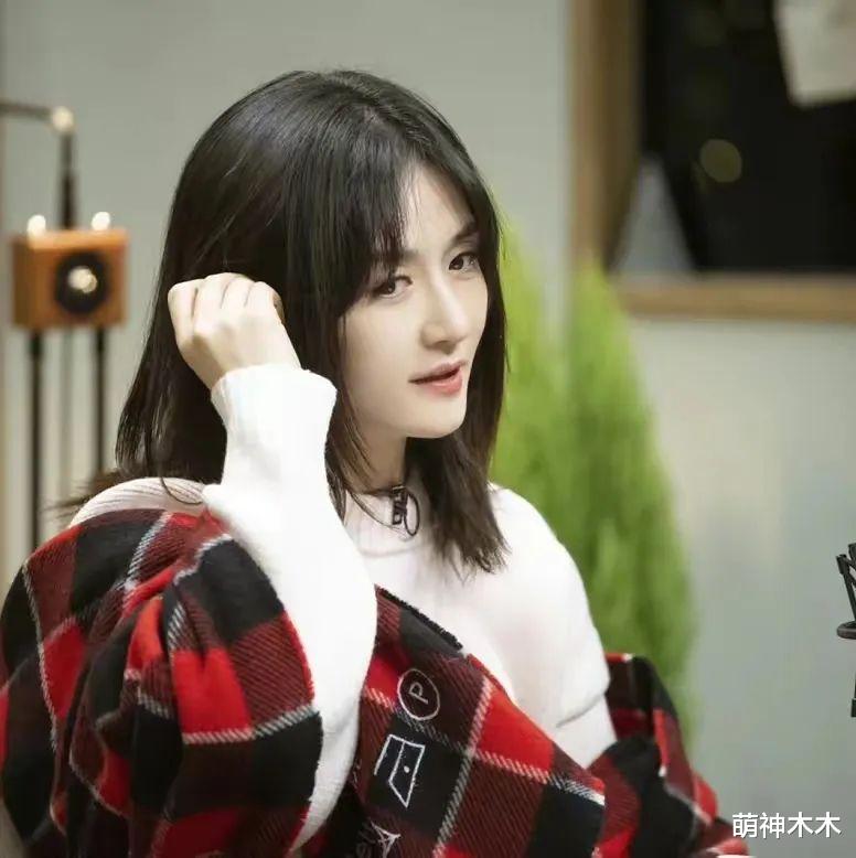 谢娜|谢娜出新书被嘲没文化,李诞讽刺人缘又成真,只有何炅张杰助力