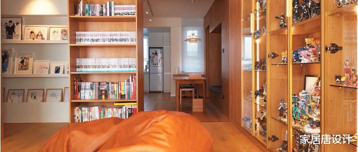 漫画爱好者的家,满足收纳需求,同时兼顾工作和生活